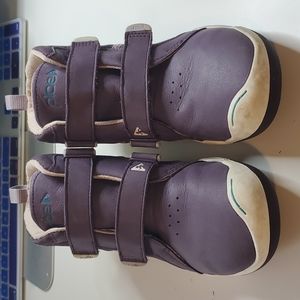 Plae Max size 2.5 Girls Sneakers